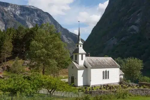 Read more about the article Bakka Church: A Timeless Hidden Gem Amidst Nærøyfjord’s Majesty