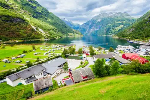 Read more about the article 5 ways to Explore the Geiranger Village