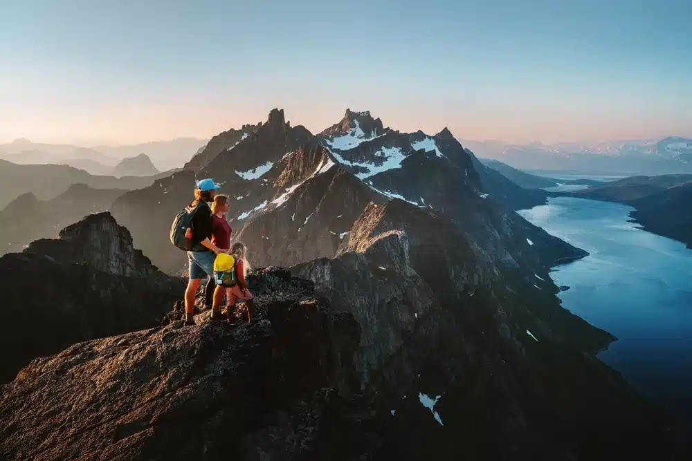 Read more about the article 11 Essential Tips for Hiking In Norway: What To Bring and How to Behave in 2024